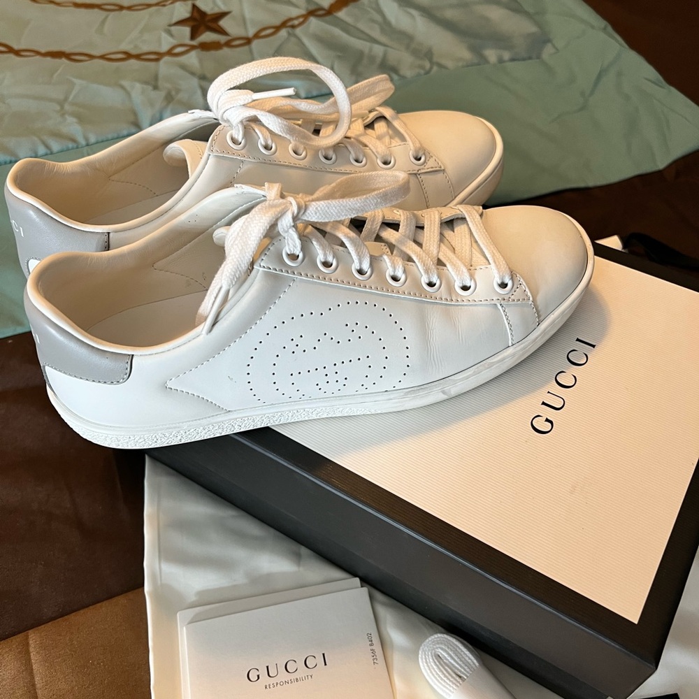 Size 7 Gucci sneakers